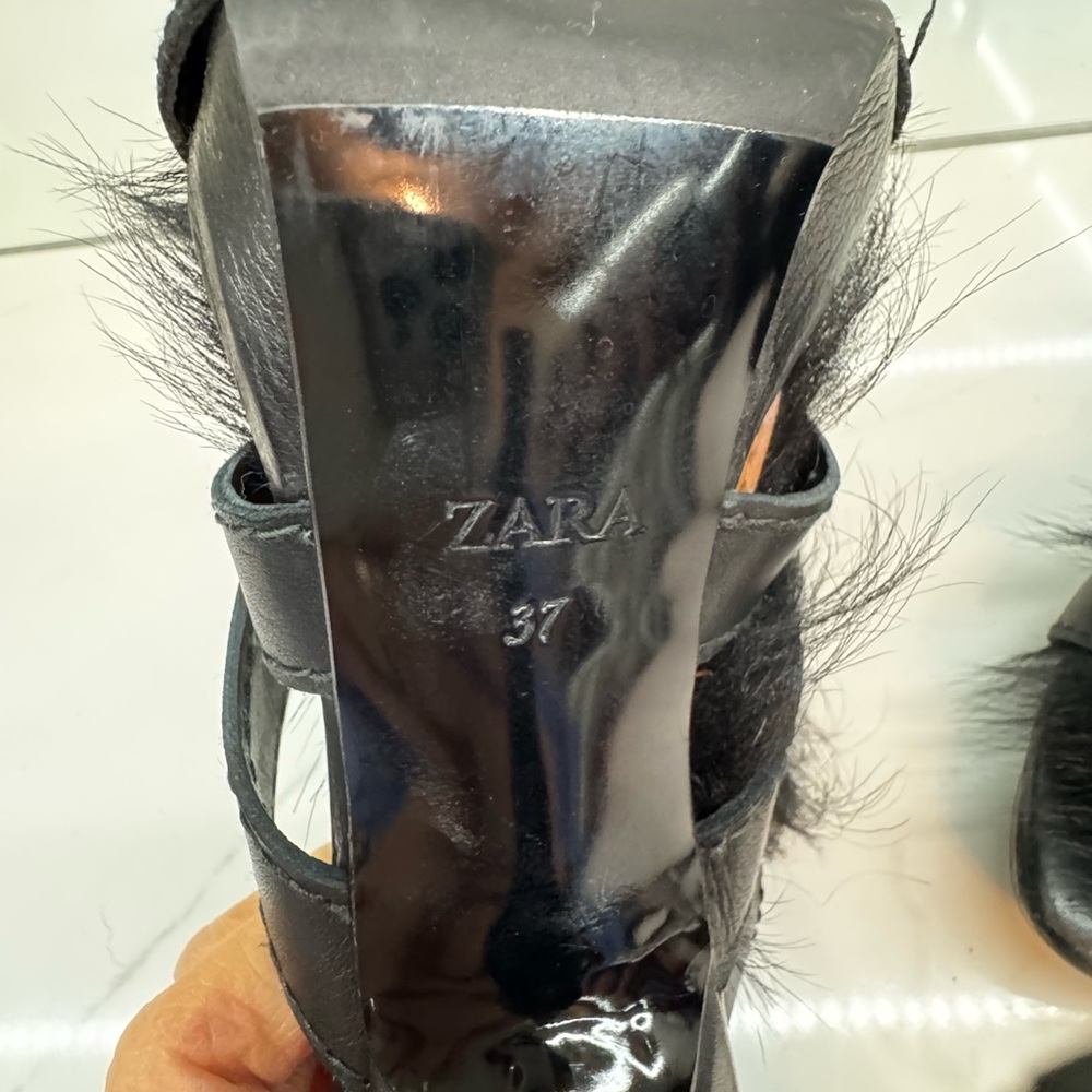 Elegant Black Stiletto Heels with Fur Accent Zara Size 7 - Picture 4 of 7